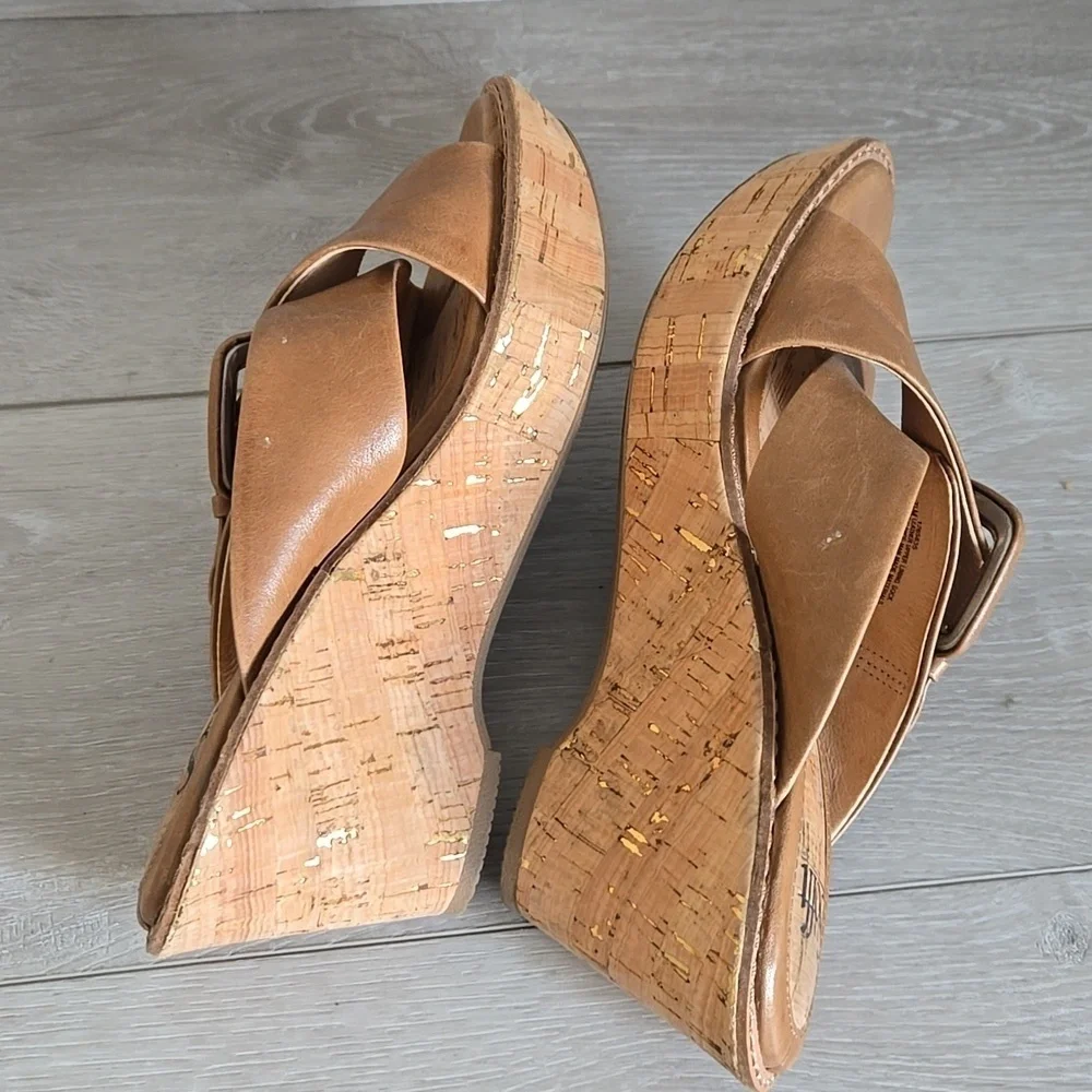 Sofft Women Leather Stylish Tan Wedge Sandals Shoes 7.5M
